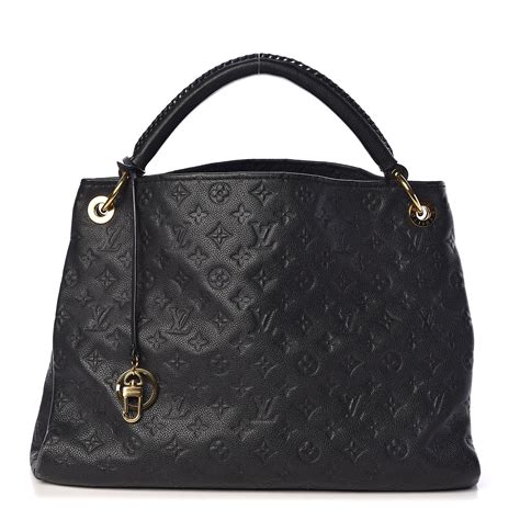 louis vuitton black artsy bag.